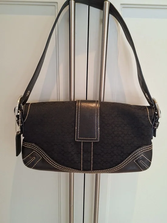 Coach Signature Soho Vintage black monogram shoulder bag in canvas and leather - Picture 4 of 15
